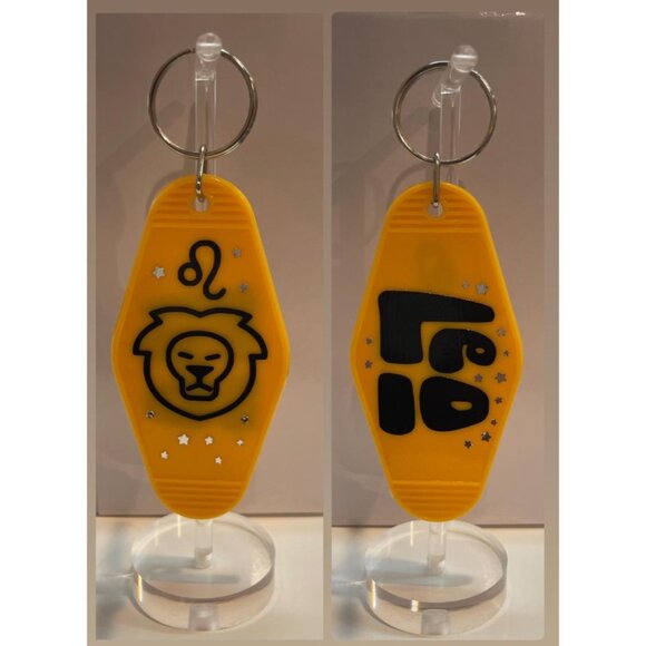 LEO Zodiac Stars Retro Motel Yellow Black Keychain - Picture 1 of 1